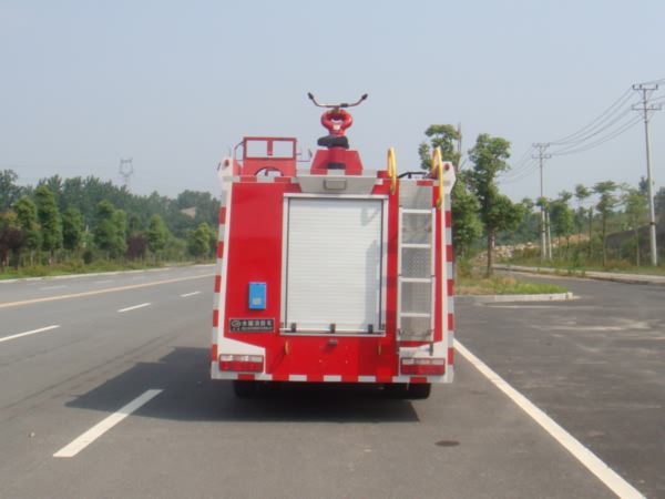 东风多利卡水罐消防车