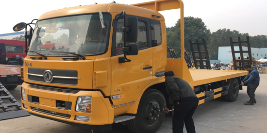 東風(fēng)天錦單橋平板車