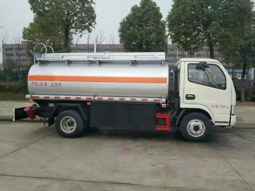 东风5吨小型加油车