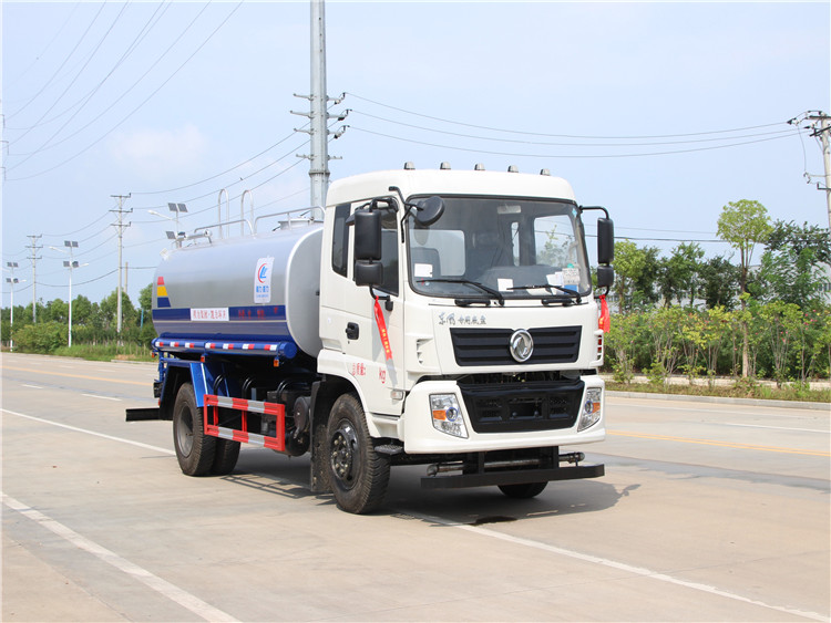 東風(fēng)專用底盤12方灑水車