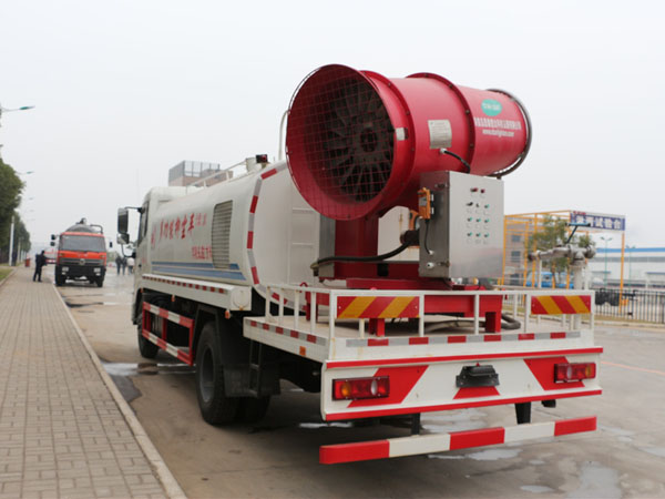 東風(fēng)天錦抑塵噴霧車