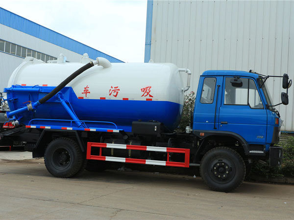 东风145（10方）CLW5162GXWT5吸污车