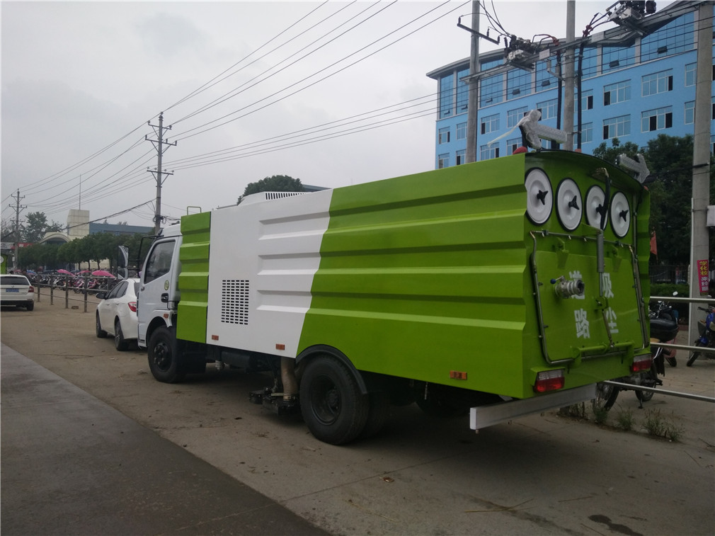 大多利卡HCQ5080TXCE5吸塵車